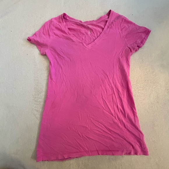 Cute bright pink V-neck T-shirt - Picture 1 of 1